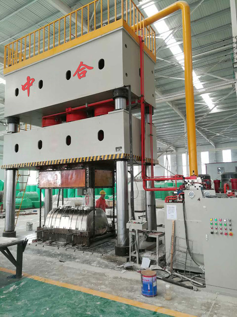 2000噸四柱液壓機客戶現場 2000噸四柱液壓機客戶現場