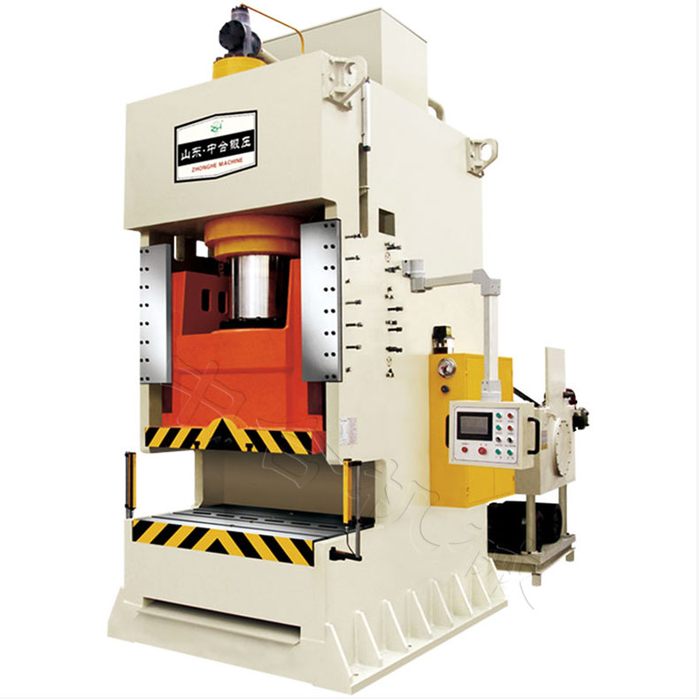 500噸導(dǎo)軌式液壓沖床(圖1) 500噸導(dǎo)軌式液壓沖床(圖1)