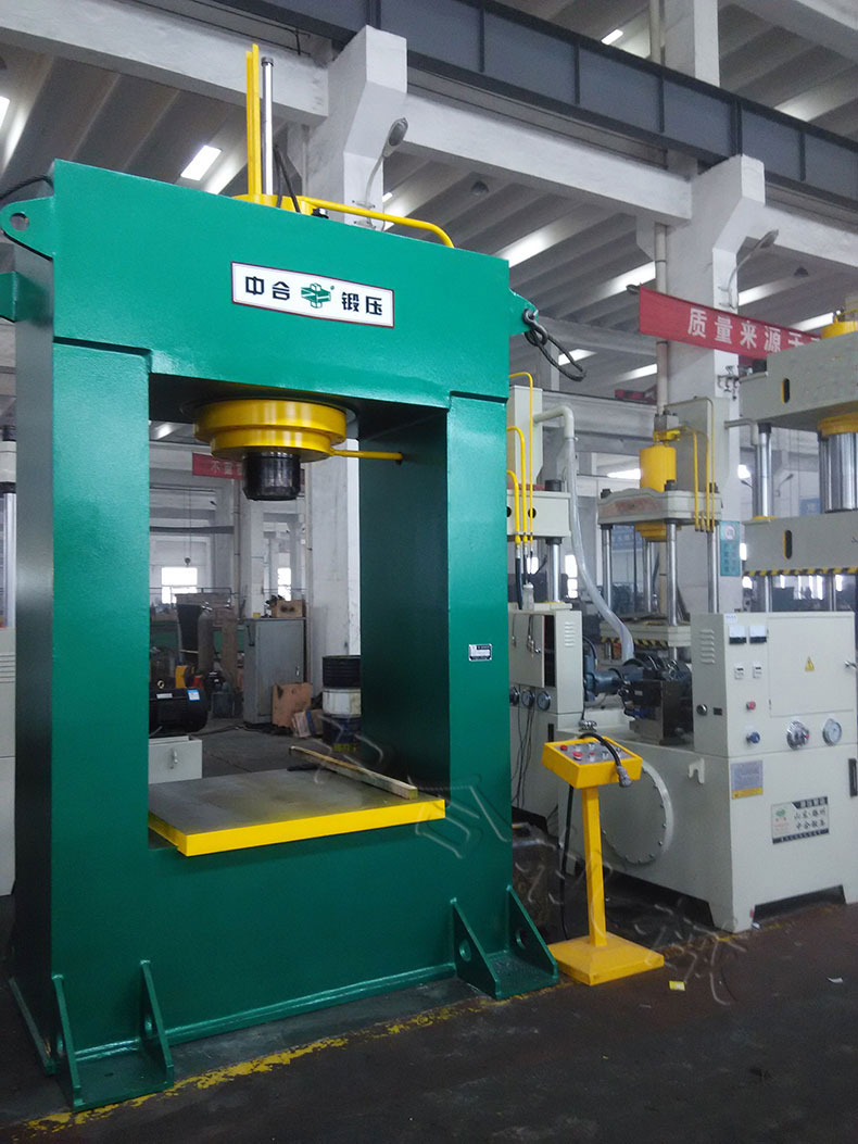 150T龍門導(dǎo)向液壓機(jī)(圖1) 150T龍門導(dǎo)向液壓機(jī)(圖1)