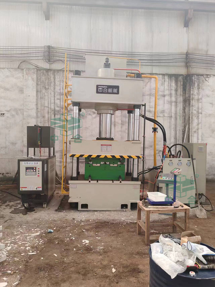 400噸石英石水槽液壓機 400噸石英石水槽液壓機