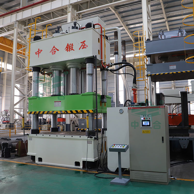 1000噸塑料托盤成型液壓機車間展示.jpg 1000噸塑料托盤成型液壓機車間展示.jpg