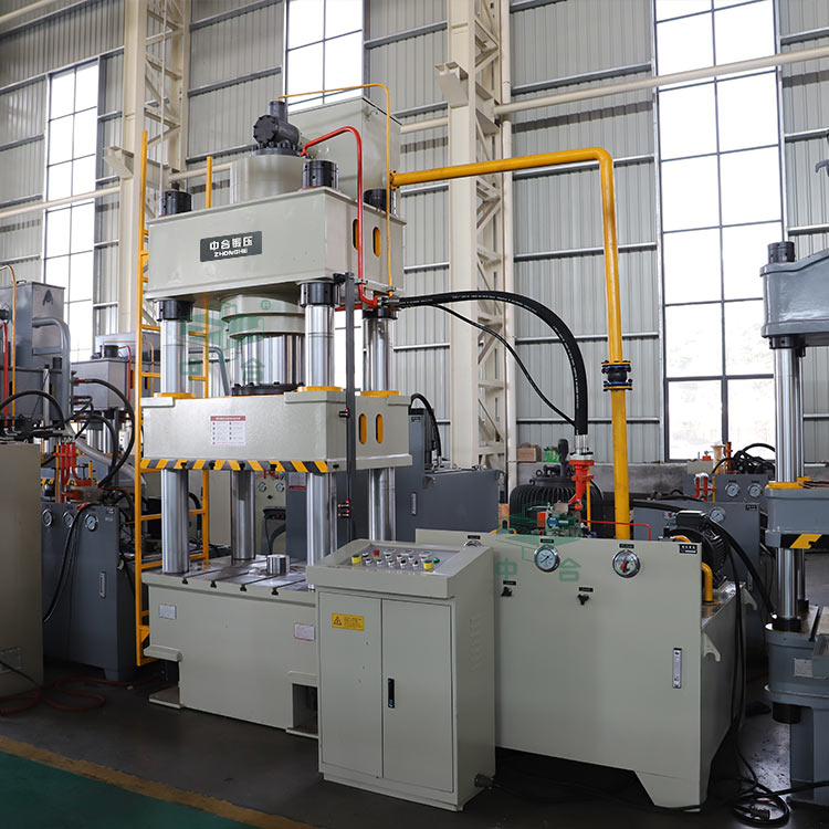 500噸四柱油壓機.jpg 500噸四柱油壓機.jpg