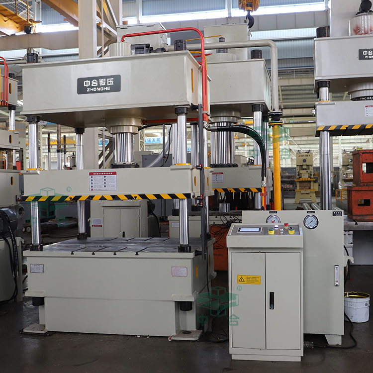 100噸四柱液壓機車間實拍圖 100噸四柱液壓機車間實拍圖