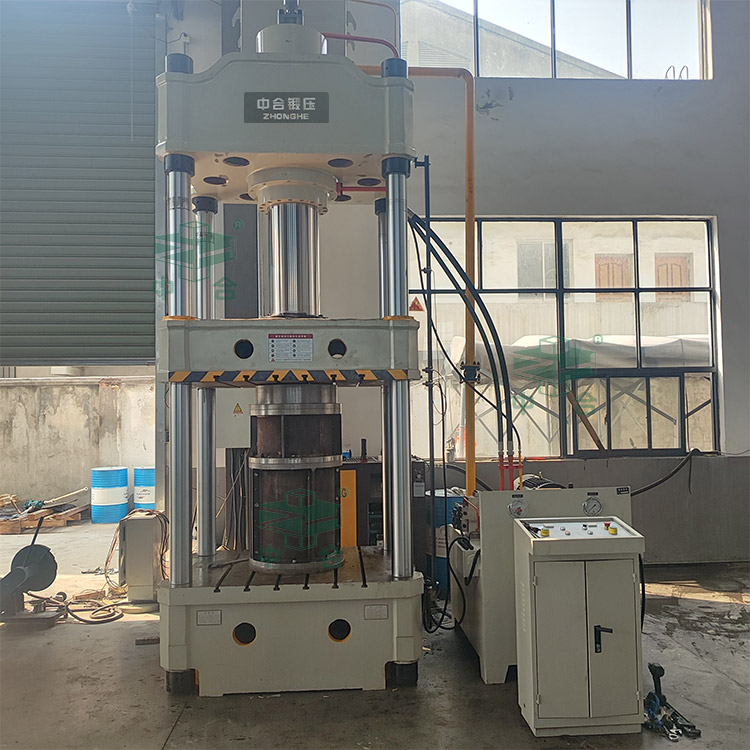 315噸四柱液壓機客戶現(xiàn)場.jpg 315噸四柱液壓機客戶現(xiàn)場.jpg