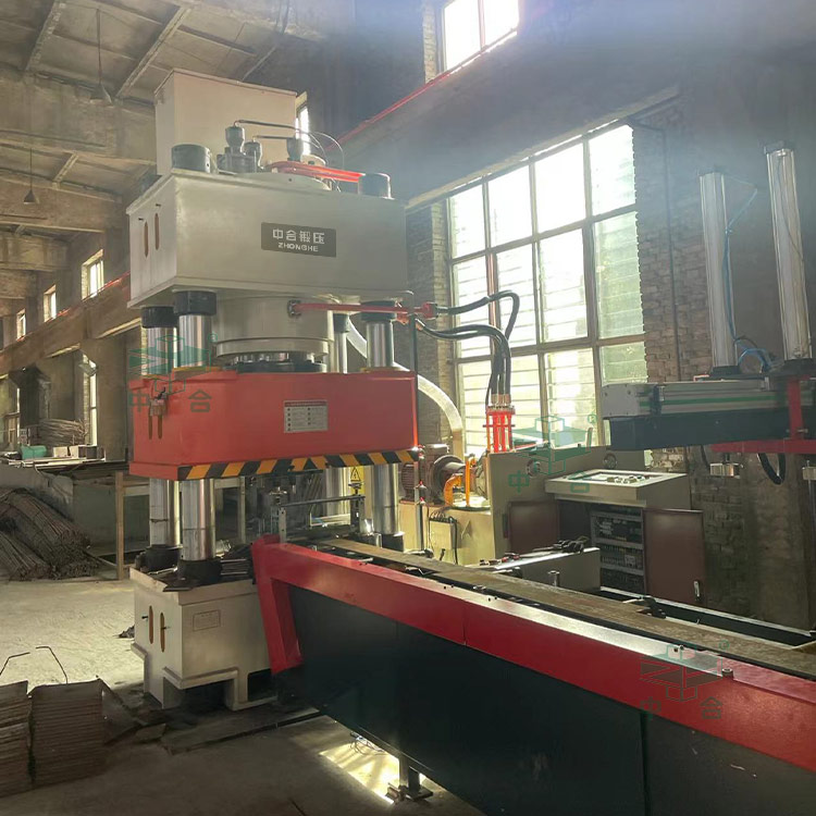 630噸錨桿托液壓機生產線 630噸錨桿托液壓機生產線