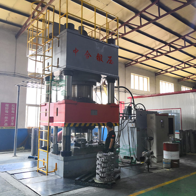 2000噸汽車離合器沖壓液壓機.jpg 2000噸汽車離合器沖壓液壓機.jpg