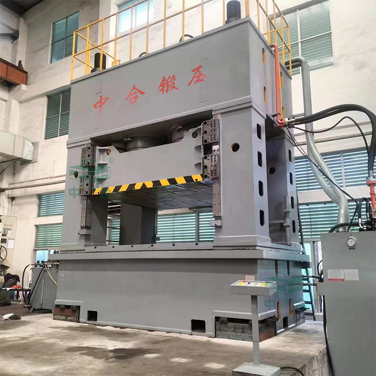 2000噸框架式油壓機.jpg 2000噸框架式油壓機.jpg