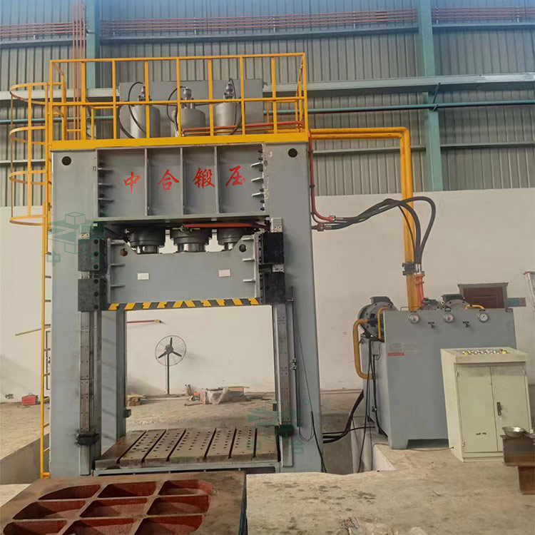 800噸框架式薄板拉伸液壓機.jpg 800噸框架式薄板拉伸液壓機.jpg