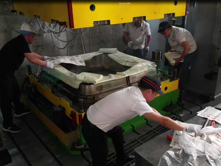 玻璃鋼風(fēng)機(jī)外殼成型液壓機(jī)試機(jī).jpg 玻璃鋼風(fēng)機(jī)外殼成型液壓機(jī)試機(jī).jpg