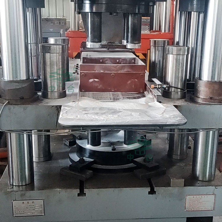 250噸粉末成型液壓機車間試機.jpg 250噸粉末成型液壓機車間試機.jpg