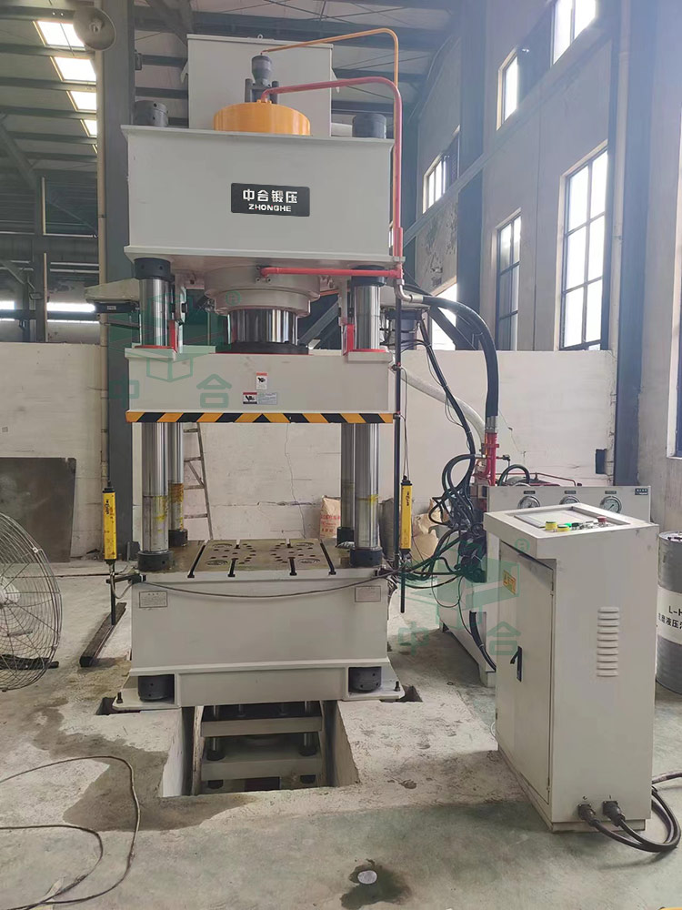 400噸拉伸機帶液壓墊.jpg 400噸拉伸機帶液壓墊.jpg