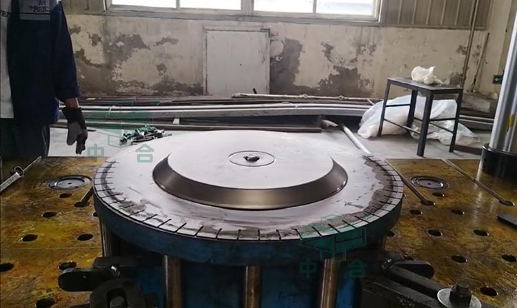 拖拉機(jī)配件.jpg 拖拉機(jī)配件.jpg