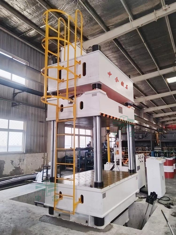 500噸四柱液壓機(jī)安裝完成.jpg 500噸四柱液壓機(jī)安裝完成.jpg