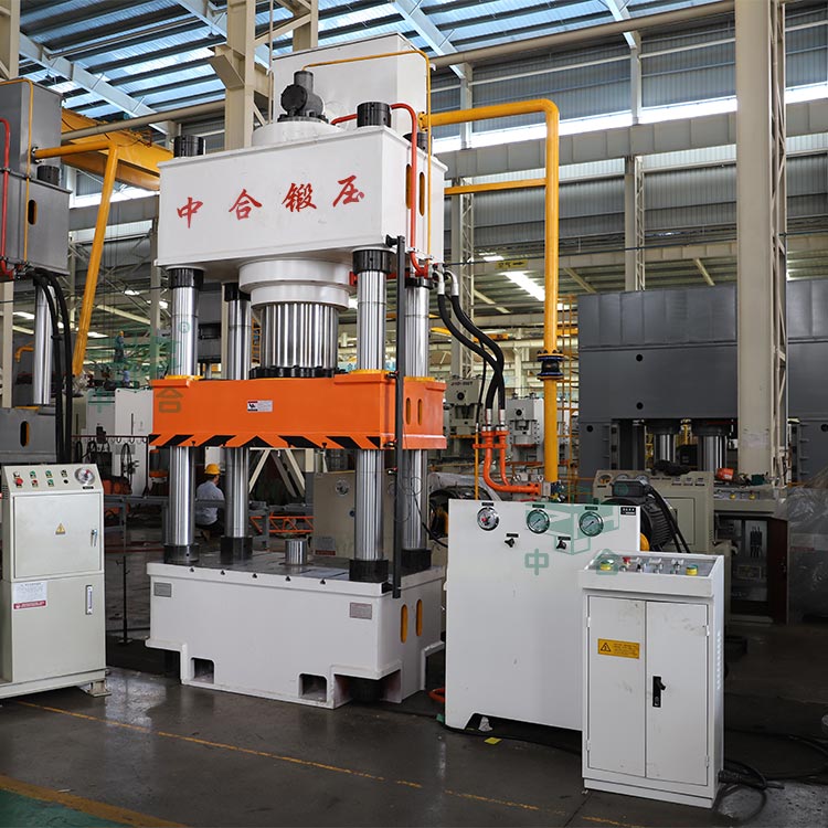 630噸三梁四柱液壓機 630噸三梁四柱液壓機