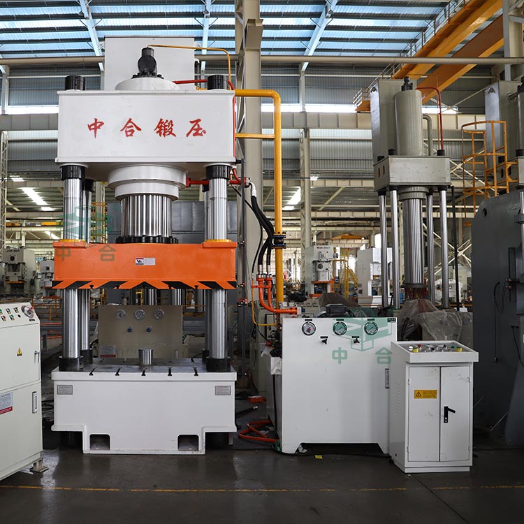 630噸三梁四柱液壓機.jpg 630噸三梁四柱液壓機.jpg