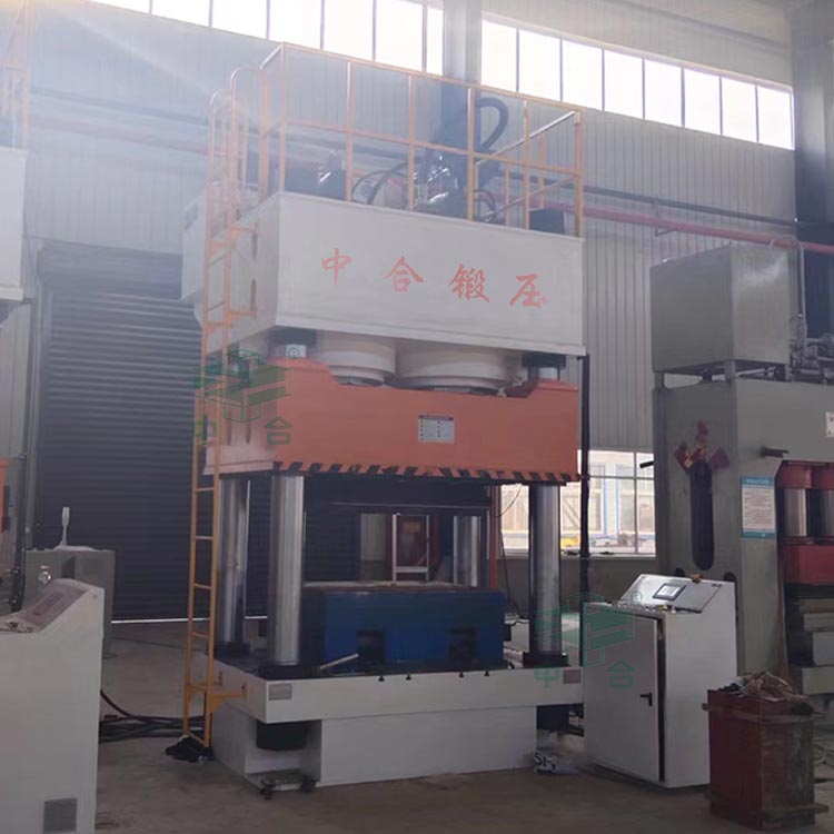 1600噸三梁四柱液壓機.jpg 1600噸三梁四柱液壓機.jpg