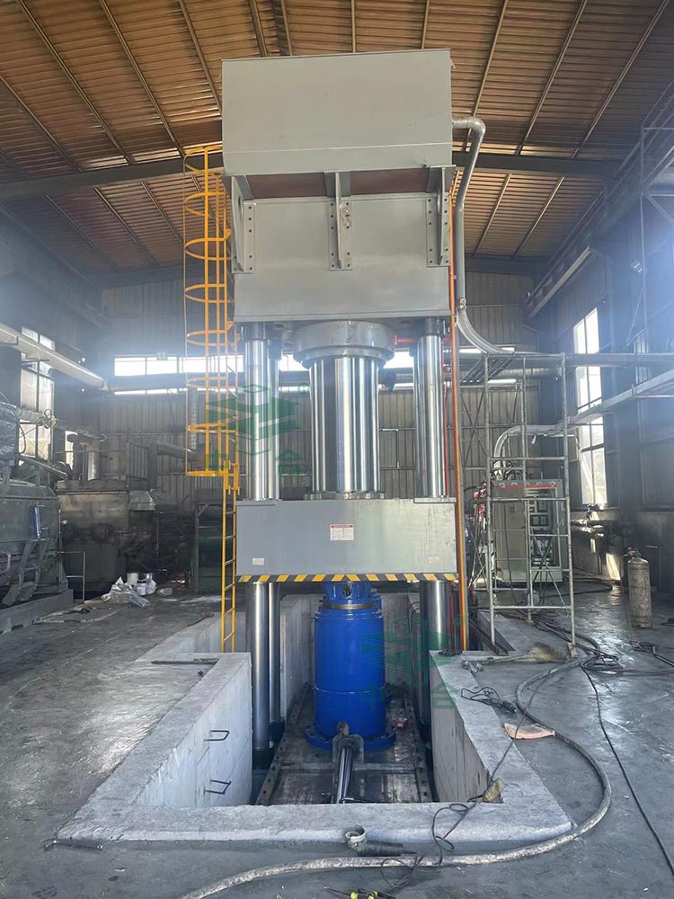 石墨坩堝液壓機.jpg 石墨坩堝液壓機.jpg