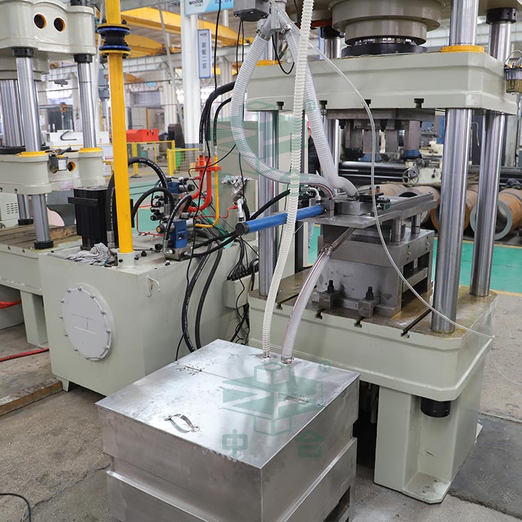 200噸陶瓷防彈片成型液壓機細節.jpg 200噸陶瓷防彈片成型液壓機細節.jpg