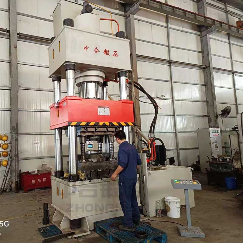 500噸熱模鍛液壓機.jpg 500噸熱模鍛液壓機.jpg