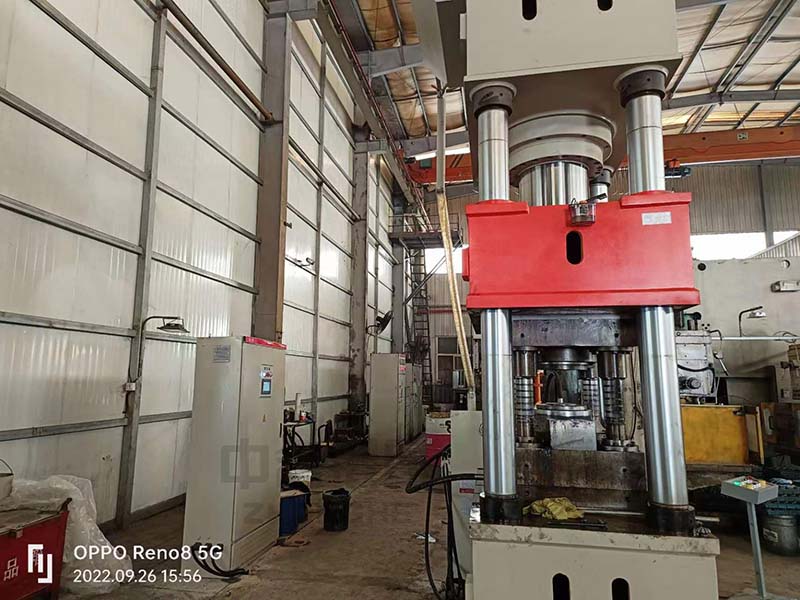 500噸三梁四柱液壓機.jpg 500噸三梁四柱液壓機.jpg