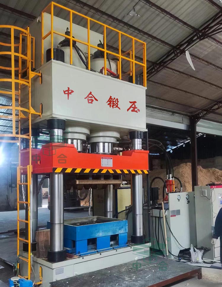 木屑托盤熱壓機.jpg 木屑托盤熱壓機.jpg