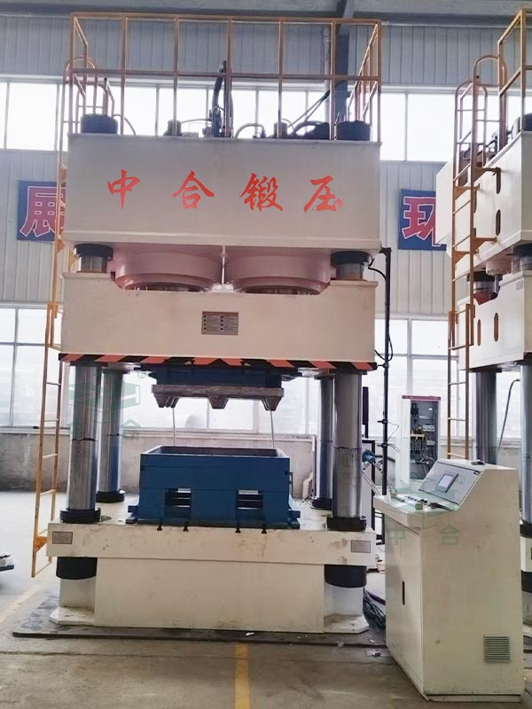 1600噸木屑托盤成型液壓機(jī).jpg 1600噸木屑托盤成型液壓機(jī).jpg