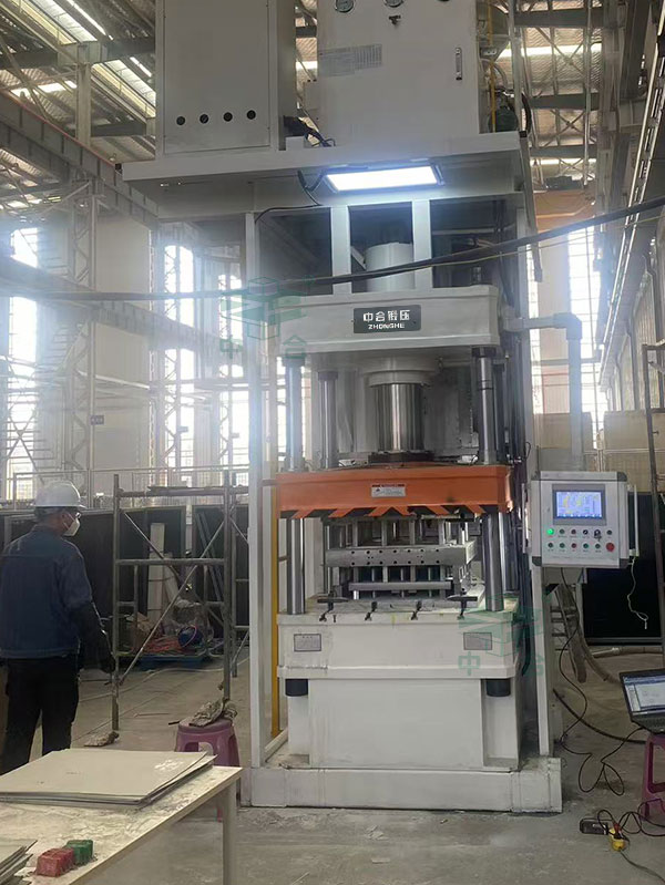 200噸鋰電池隔板成型液壓機.jpg 200噸鋰電池隔板成型液壓機.jpg