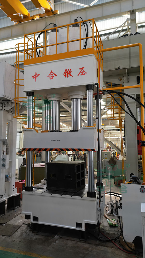 500噸三梁四柱液壓機.jpg 500噸三梁四柱液壓機.jpg