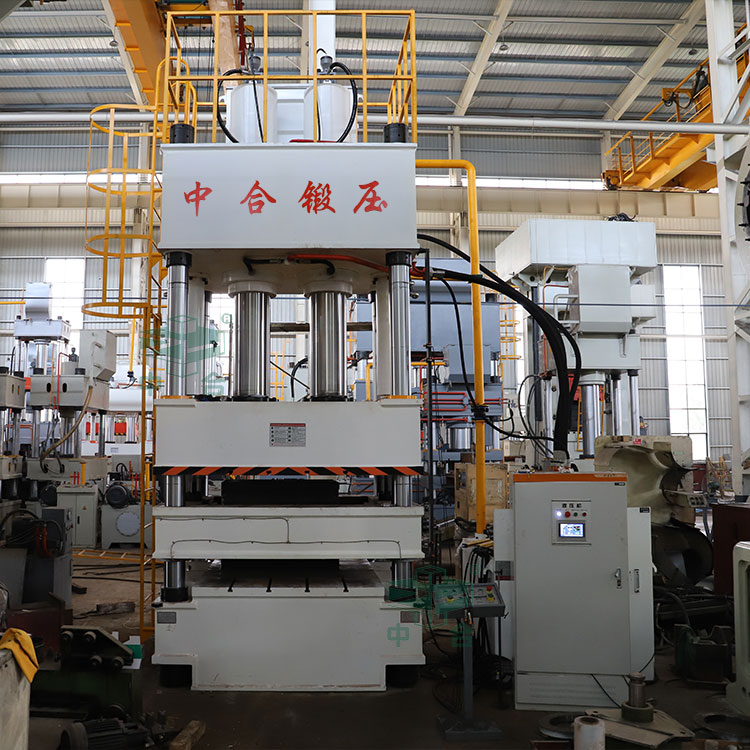 蛭石板液壓機(jī)車間實(shí)物.jpg 蛭石板液壓機(jī)車間實(shí)物.jpg