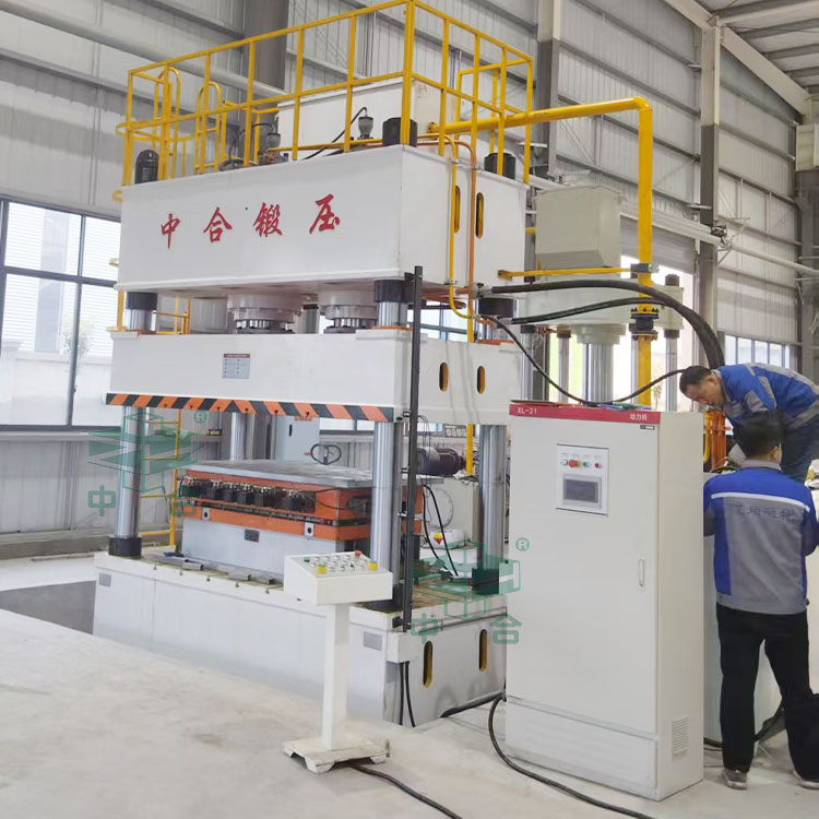 630噸玻璃鋼液壓機安裝調試.jpg 630噸玻璃鋼液壓機安裝調試.jpg