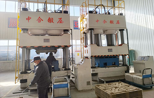 木屑托盤液壓機-全自動PLC控制免蒸熏環保設備