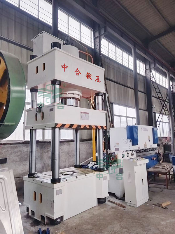 400噸三梁四柱液壓機(jī).jpg 400噸三梁四柱液壓機(jī).jpg