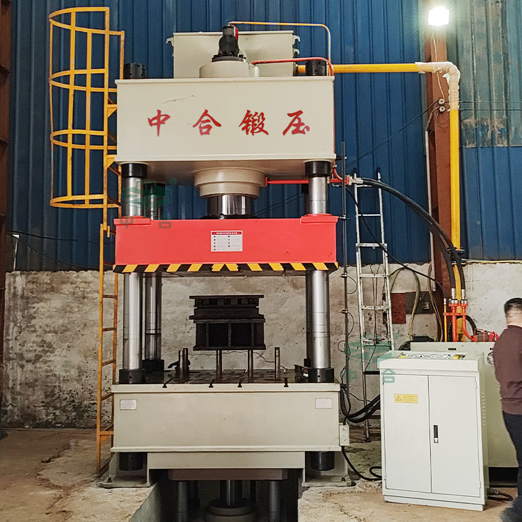 500噸四柱液壓機.jpg 500噸四柱液壓機.jpg