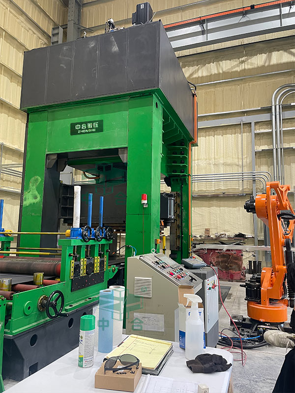 1000噸框架式液壓機.jpg 1000噸框架式液壓機.jpg