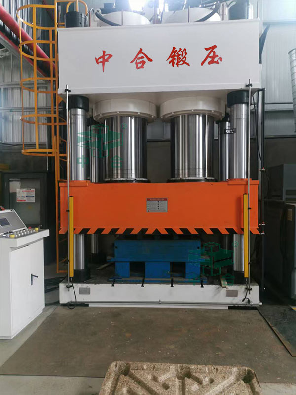 1600噸木屑托盤成型液壓機.jpg 1600噸木屑托盤成型液壓機.jpg