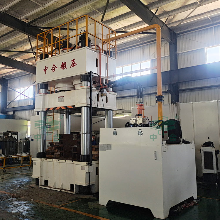 1250噸四柱液壓機.jpg 1250噸四柱液壓機.jpg