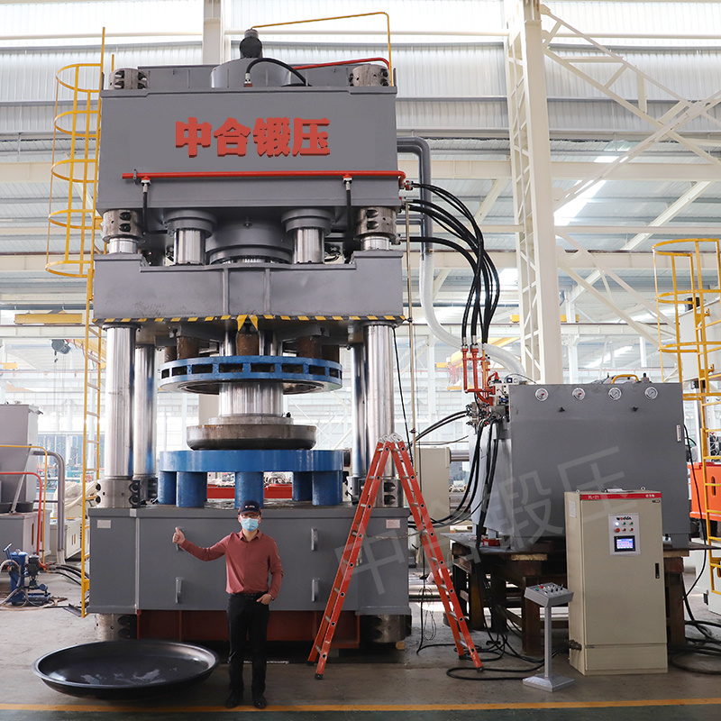 天然氣罐/油罐大封頭拉伸成型液壓機(大封頭沖壓成型油壓機)(圖4) 天然氣罐/油罐大封頭拉伸成型液壓機(大封頭沖壓成型油壓機)(圖4)