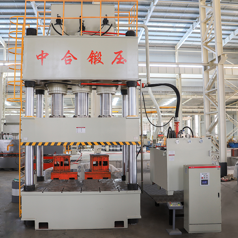1500噸三梁四柱液壓機 1500噸三梁四柱液壓機