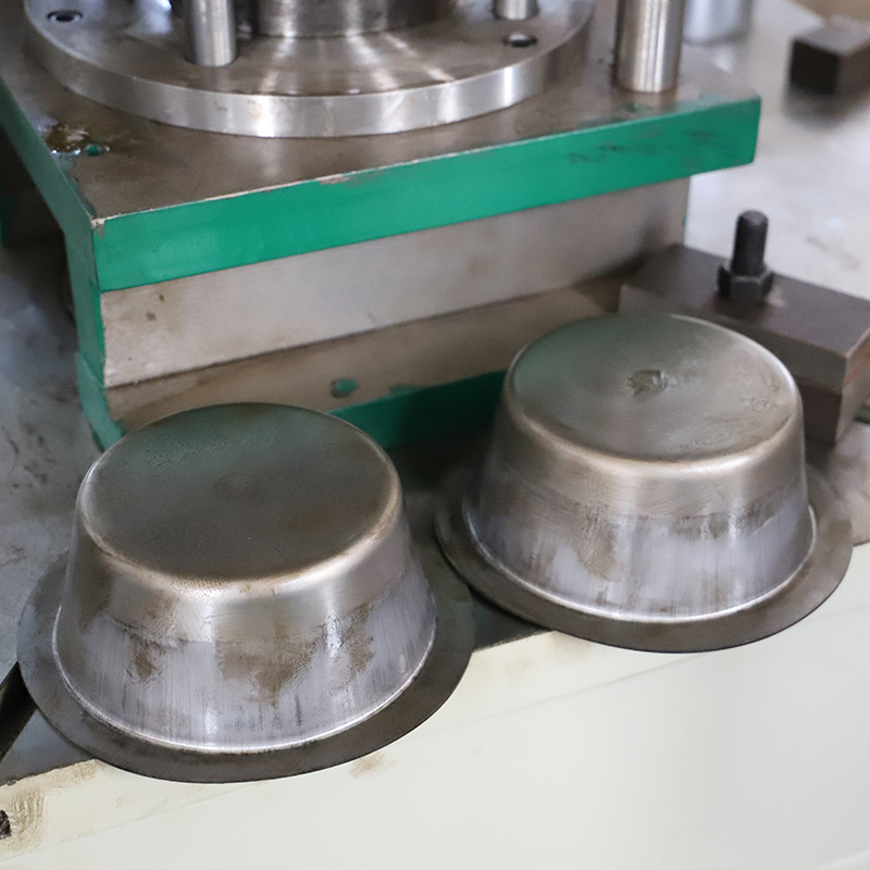 不銹鋼封頭帽(封帽)拉伸成型液壓機(圖4) 不銹鋼封頭帽(封帽)拉伸成型液壓機(圖4)