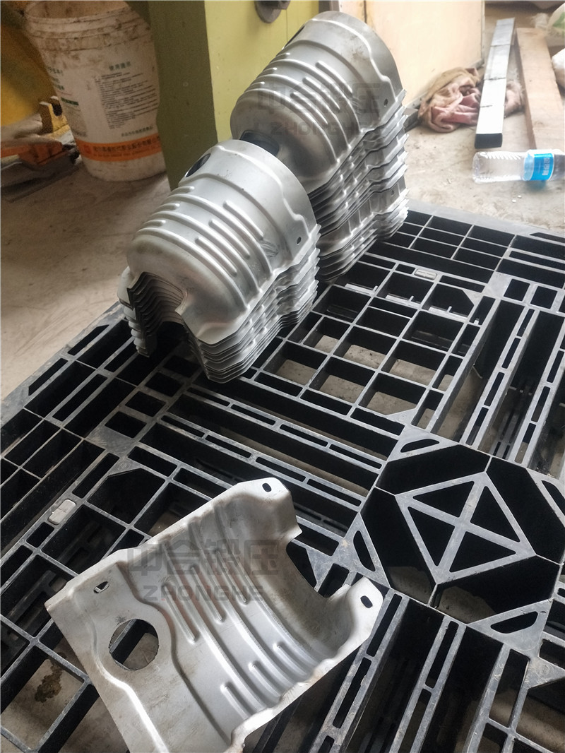 三元催化器 三元催化器