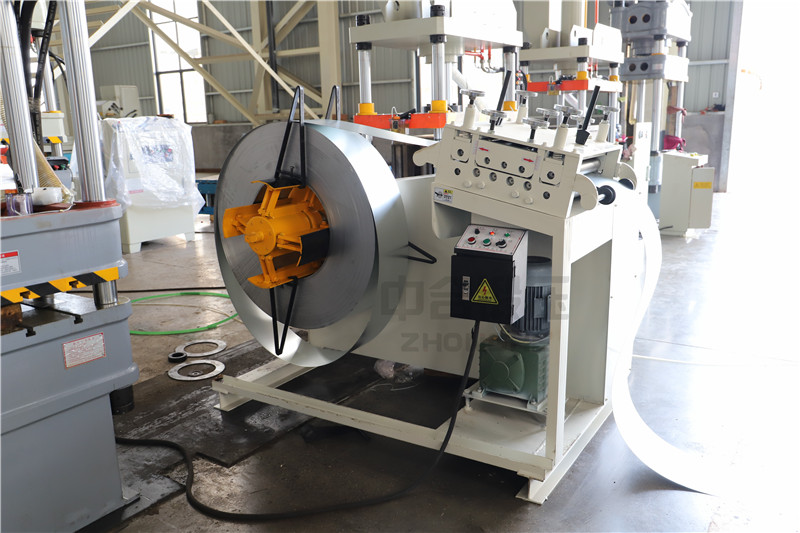 百葉窗成型生產線_200噸四柱液壓機(圖4) 百葉窗成型生產線_200噸四柱液壓機(圖4)