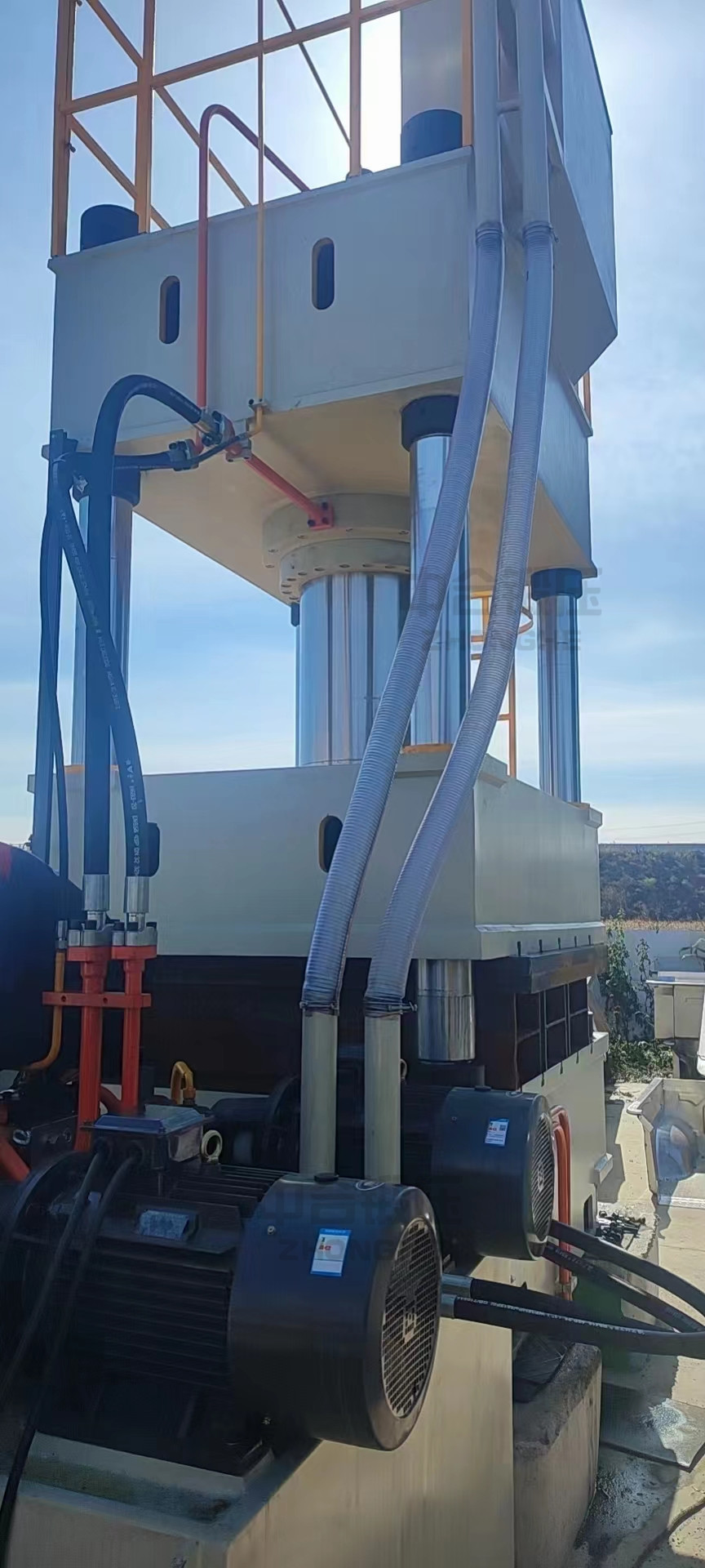 車廂板生產設備_630噸液壓機 車廂板生產設備_630噸液壓機