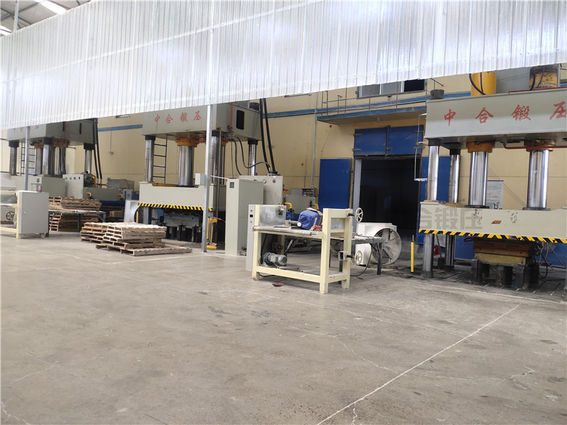 風機殼生產設備_玻璃鋼成型油壓機_1200噸液壓機(圖2) 風機殼生產設備_玻璃鋼成型油壓機_1200噸液壓機(圖2)