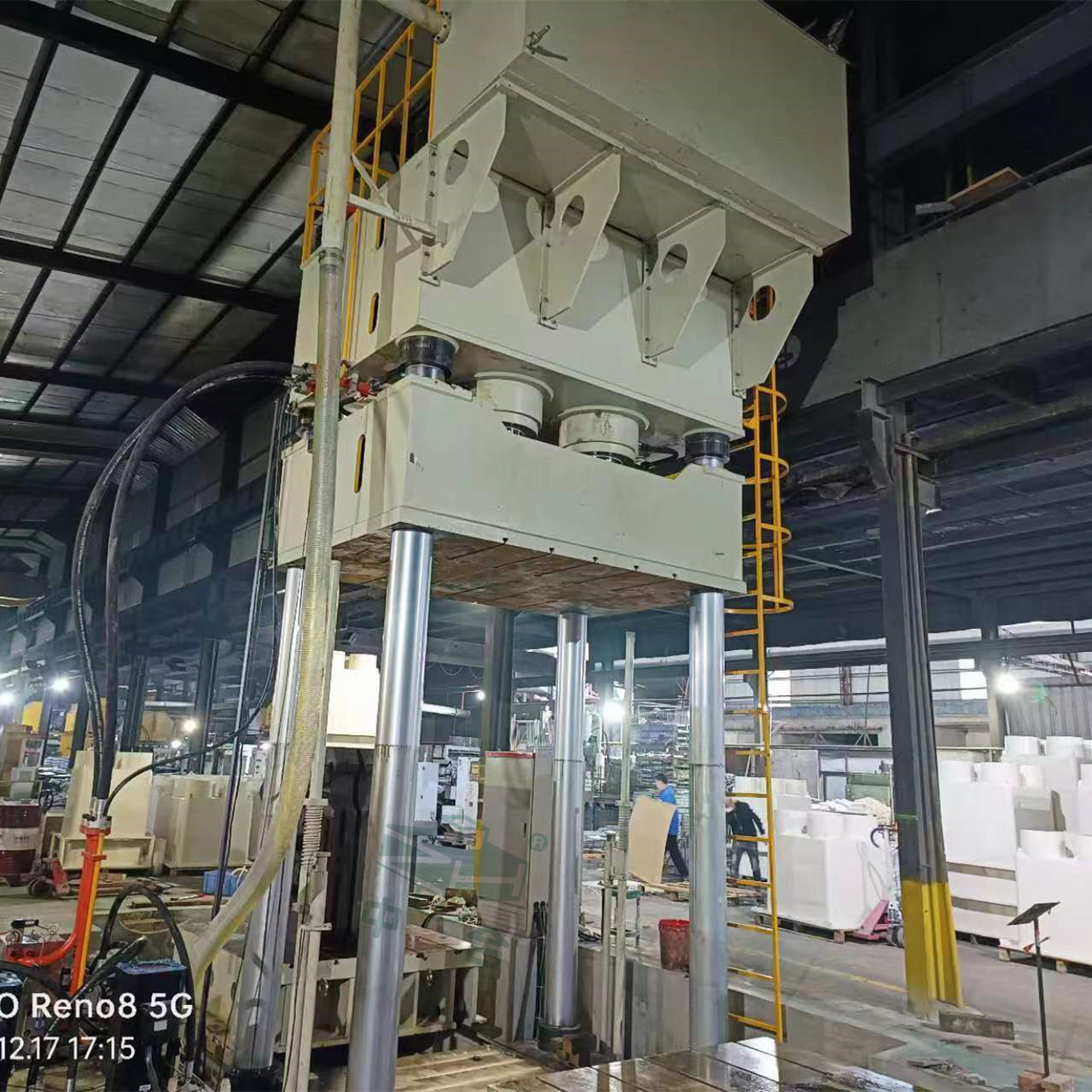 1500噸液壓機(jī)_復(fù)合材料成型油壓機(jī)客戶使用反饋(圖2) 1500噸液壓機(jī)_復(fù)合材料成型油壓機(jī)客戶使用反饋(圖2)