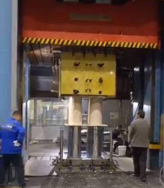 華夫筒/板模壓成型液壓機_SMC熱壓成型液壓機(圖3) 華夫筒/板模壓成型液壓機_SMC熱壓成型液壓機(圖3)