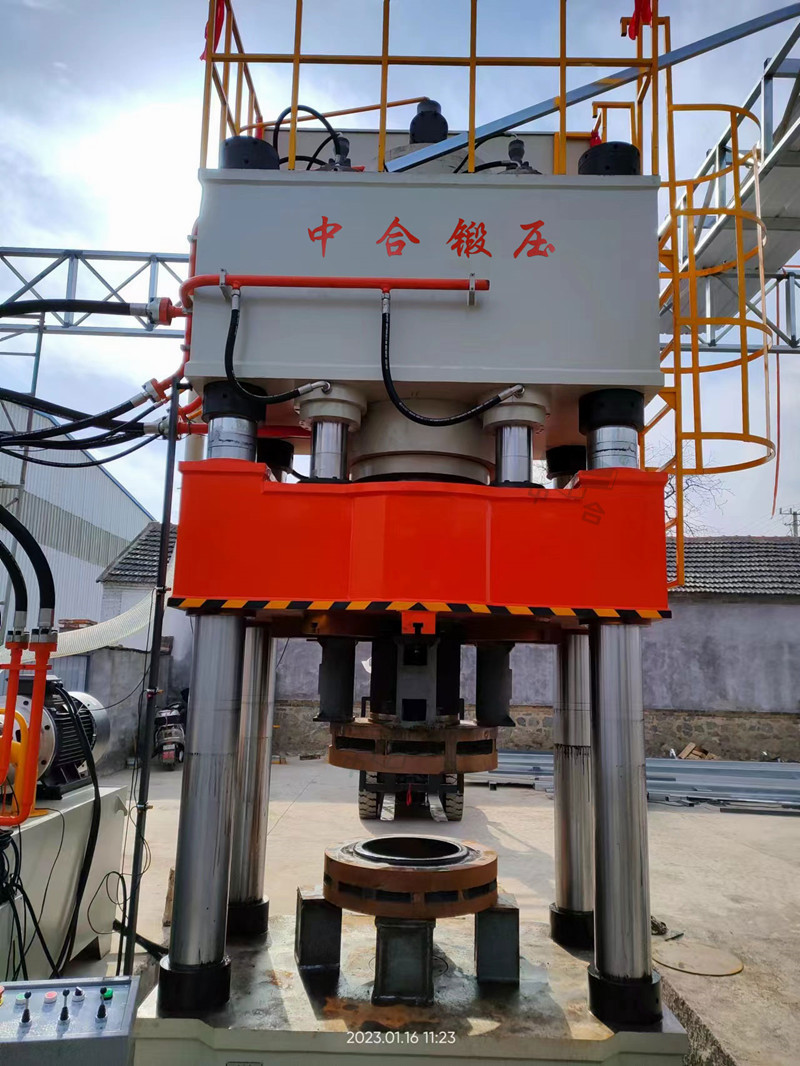 800封頭拉伸液壓機(jī)_800t不銹鋼封頭生產(chǎn)設(shè)備(圖3) 800封頭拉伸液壓機(jī)_800t不銹鋼封頭生產(chǎn)設(shè)備(圖3)