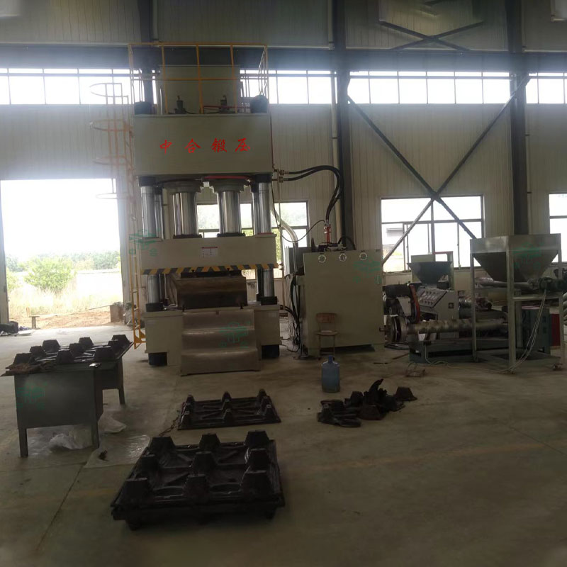 800噸模壓托盤(pán)成型液壓機(jī)-環(huán)保塑料模壓托盤(pán)生產(chǎn)工藝(圖3) 800噸模壓托盤(pán)成型液壓機(jī)-環(huán)保塑料模壓托盤(pán)生產(chǎn)工藝(圖3)