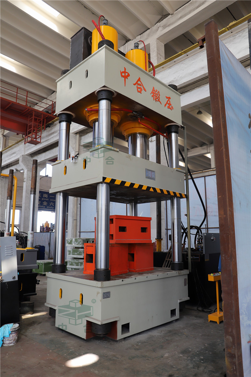 800噸塑料制品模壓成型-塑料模殼生產工藝(圖1) 800噸塑料制品模壓成型-塑料模殼生產工藝(圖1)