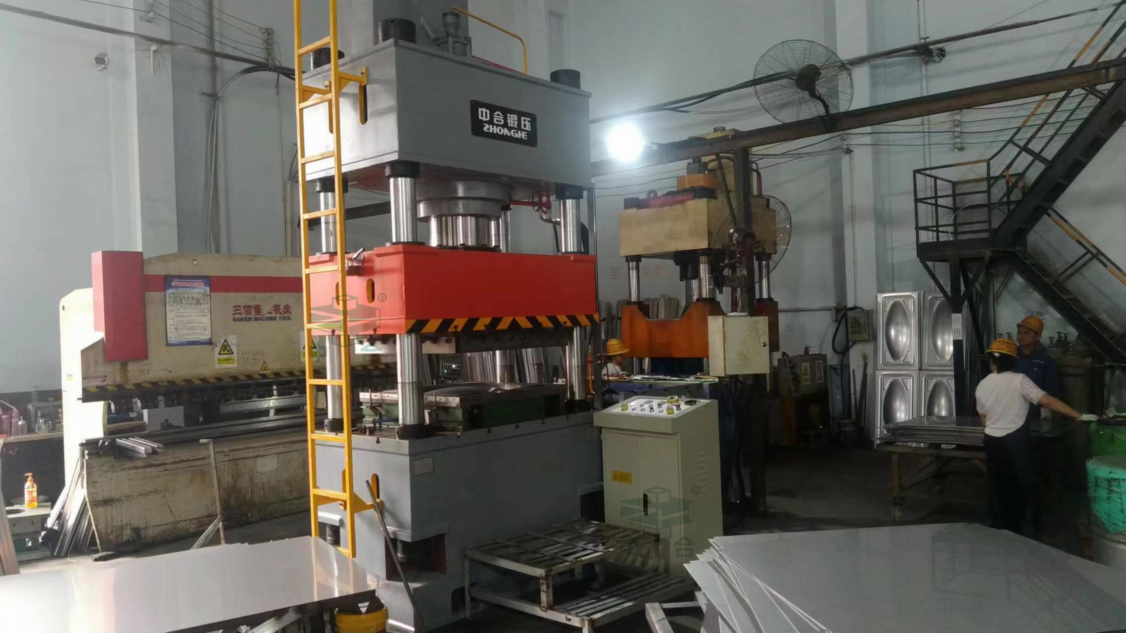 消防水箱板生產設備-400噸不銹鋼拉伸液壓機(圖1) 消防水箱板生產設備-400噸不銹鋼拉伸液壓機(圖1)