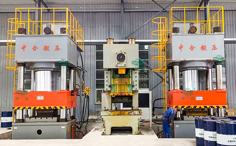 2000噸離合器外殼液壓機-汽車配件生產設備(圖3) 2000噸離合器外殼液壓機-汽車配件生產設備(圖3)